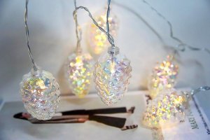 Reťaz MagicHome Vianoce Pine, 10 LED teplá biela, so šiškami, 2xAA, jednoduché svietenie, osvetlenie, L-1,35 m
